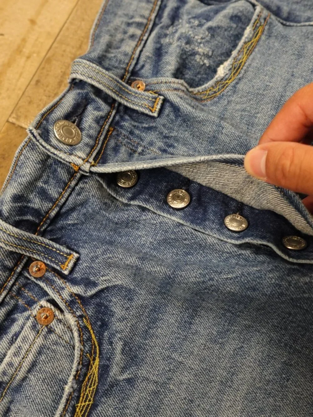 Levi’s Altered 501 Skinny‎ Jeans Women’s 27 Light Wash Distressed Button Fly
